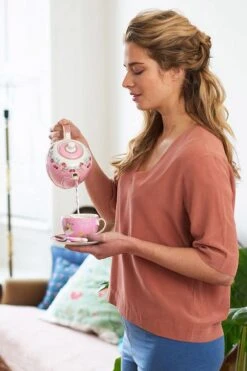 Floral Cappuccino Cup & Saucer Early Bird Pink -Pip studio 0019181 floral cappuccino cup saucer early bird pink 800