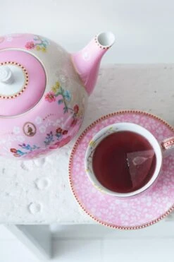 Floral Cappuccino Cup & Saucer Early Bird Pink -Pip studio 0019182 floral cappuccino cup saucer early bird pink 800