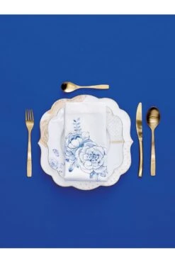 Royal White Dinner Plate Golden Dots 28 Cm -Pip studio 0020563 royal white dinner plate 800