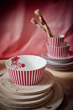 Royal Stripes Bowl Dark Pink 15cm 16 Royal Stripes Bowl Dark Pink 15cm -Pip studio 220608 pip haarlem2635 hr lr