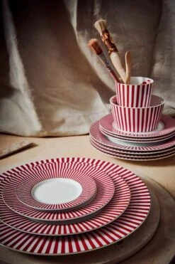 Royal Stripes Breakfast Plate Dark Pink 21cm -Pip studio 220608 pip haarlem2708 hr lr 3