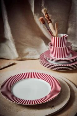 Royal Stripes Breakfast Plate Dark Pink 21cm -Pip studio 220608 pip haarlem2710 hr lr