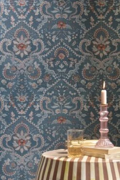 Pip Studio Saluti Vinyl Wallpaper Denim Blue -Pip studio 333151 saluti denim blue 03 hr lr