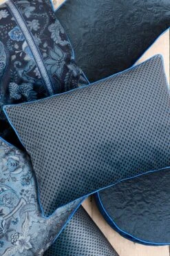 Cushion Suki Dark Blue 11 Cushion Suki Dark Blue -Pip studio 51.040.358 51 uitsnedes lr