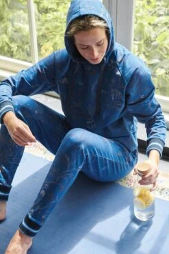 Hoodie Long Sleeve Isola Blue -Pip studio at pip studio ss23 dag02 3190