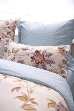 Front Page 34 Front Page -Pip studio cece fiore cushion white 41 detail lr