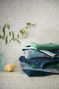 Bath Towel Secret Garden Blue 55x100cm -Pip studio fw23 secret garden blue 03 mood lr 1