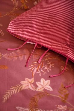 Cushion Rectangle Isola Pink -Pip studio isola pink 44 detail lr