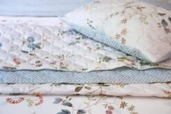 Quilt Kawai Flower White -Pip studio kawai flower quilted cushion white 40 detail lr 2