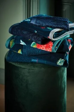 Guesttowel Set/3 Les Fleurs Dark Blue 30x50 Cm -Pip studio les fleurs good evening tile de pip dark blue 00 mood 800x1200 4
