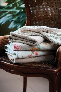 Large Bath Towel Tile De Pip Khaki 70x140 Cm -Pip studio les fleurs tile de pip khaki 00 mood 800x1200 1