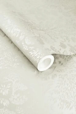 Pip Studio Origami Tree Non-Woven Wallpaper Off White/Silver 9 Pip Studio Origami Tree Non-Woven Wallpaper Off White/Silver -Pip studio origami trees offwhite silver rol lr