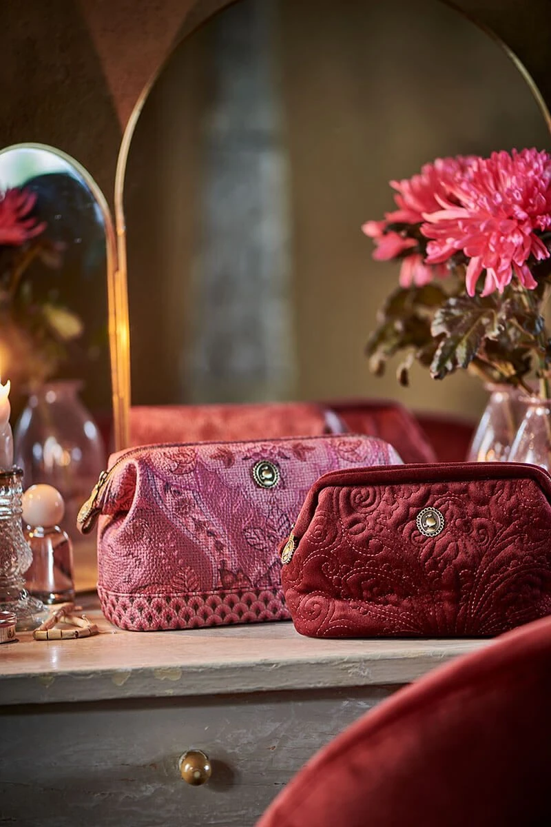 Cosmetic Purse Small Velvet Quiltey Days Red 6 Cosmetic Purse Small Velvet Quiltey Days Red - Image 4