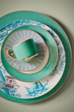 Pip Chique Cappuccino Cup & Saucer Green -Pip studio pip chique green mix match 010 hr lr