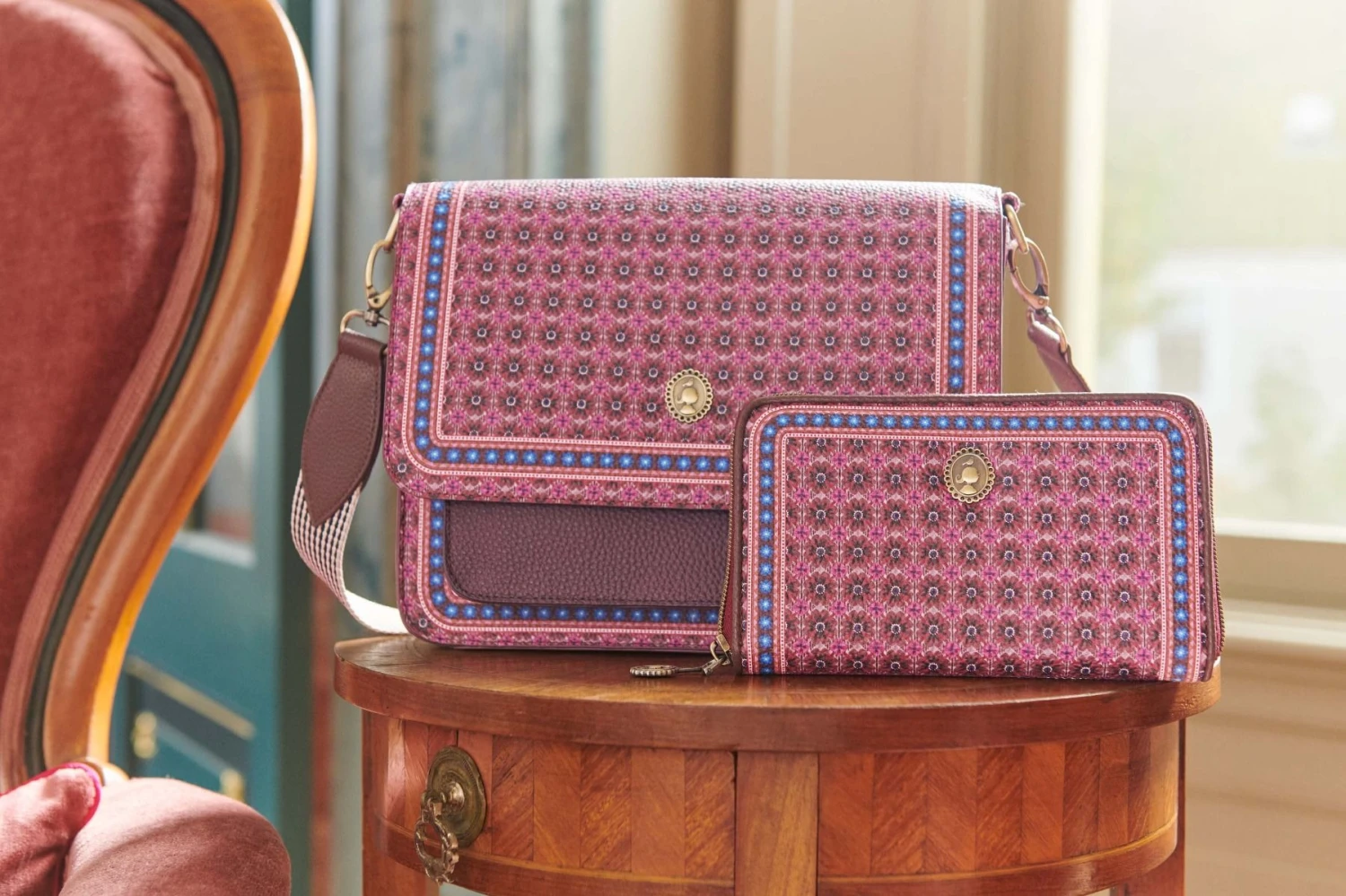 Cross Body Clover Pink 4 Cross Body Clover Pink - Image 2