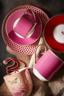 Pip Chique Cappuccino Cup & Saucer Pink -Pip studio pip studio ss2023 pip chique mix match pink 08 lr