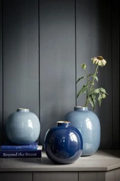 Metal Vase Dark Blue 23 Cm -Pip studio pip vazen ss23 blue lr