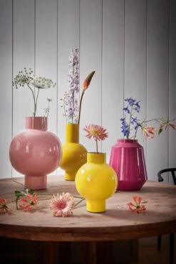 Metal Vase Pink 42cm -Pip studio pip vazen ss23 pink yellow 2 lr