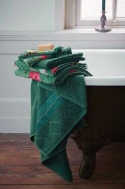 Large Bath Towel Good Evening Green 70x140 Cm -Pip studio pipbeddingwinter202022012020dag31693 4