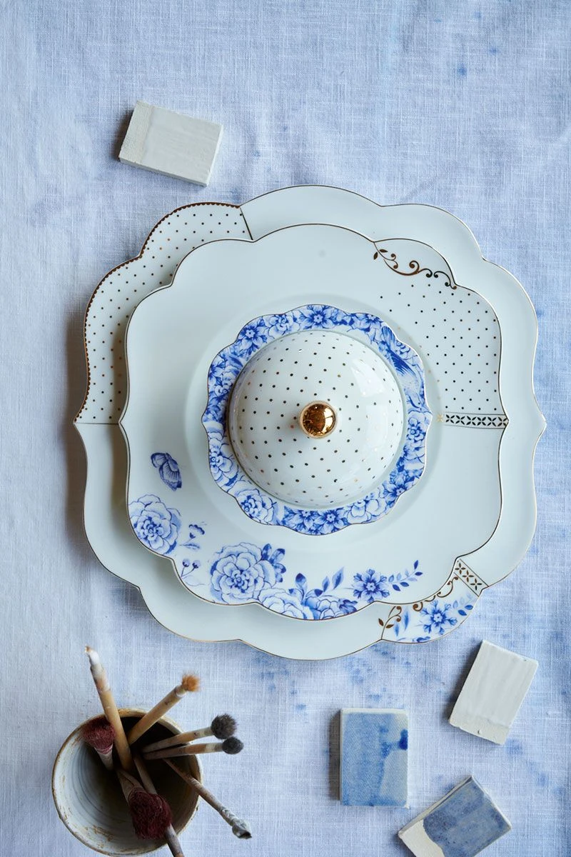 Royal White Breakfast Plate Golden Dots 23,5 Cm 4 Royal White Breakfast Plate Golden Dots 23,5 Cm - Image 2
