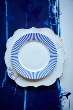 Royal Stripes Breakfast Plate Blue 21 Cm 21 Royal Stripes Breakfast Plate Blue 21 Cm -Pip studio pipserviesroyalblue240620200778
