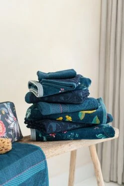 Guesttowel Set/3 Soft Zellige Dark Blue 30x50 Cm -Pip studio towels stapel dark blue 00 mood 3